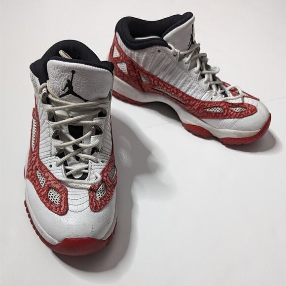 Nike Air Jordan 11 Low Basketball Shoes Red and White Size 7.5
